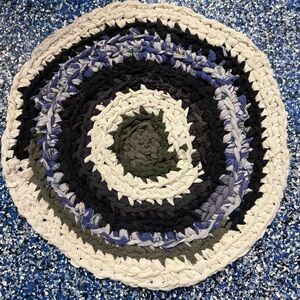 Handmade crocheted rug bathroom kitchen mat round 20”